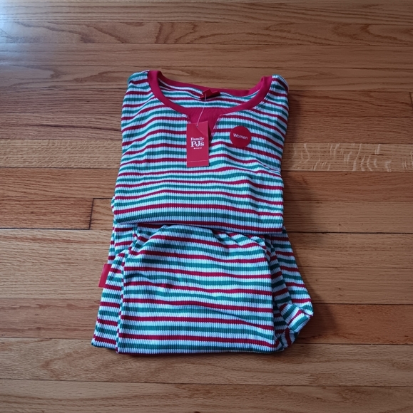 Pajamas set - Picture 1 of 5